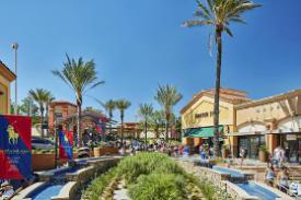 Desert Hills Premium Outlets